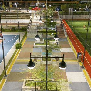 For the common areas and relaxation zones of the park, various modern designs have been used, such as Metrópoli ELC, Globo S, and Venus TLA.