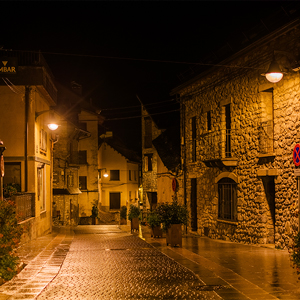 Resistencia a climas extremos, con luminarias diseñadas para soportar nieve, heladas y tormentas frecuentes.